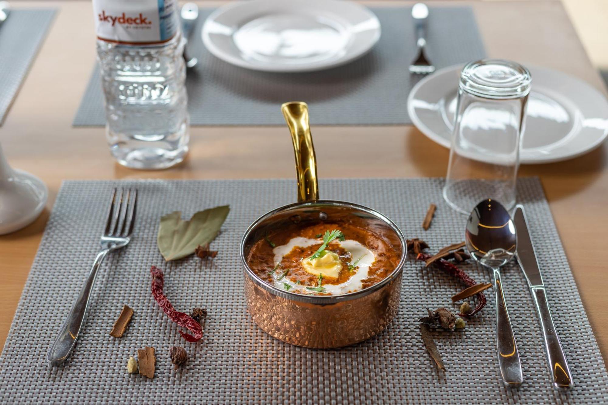 Hotel Crystal Pashupati Katmandu Kültér fotó