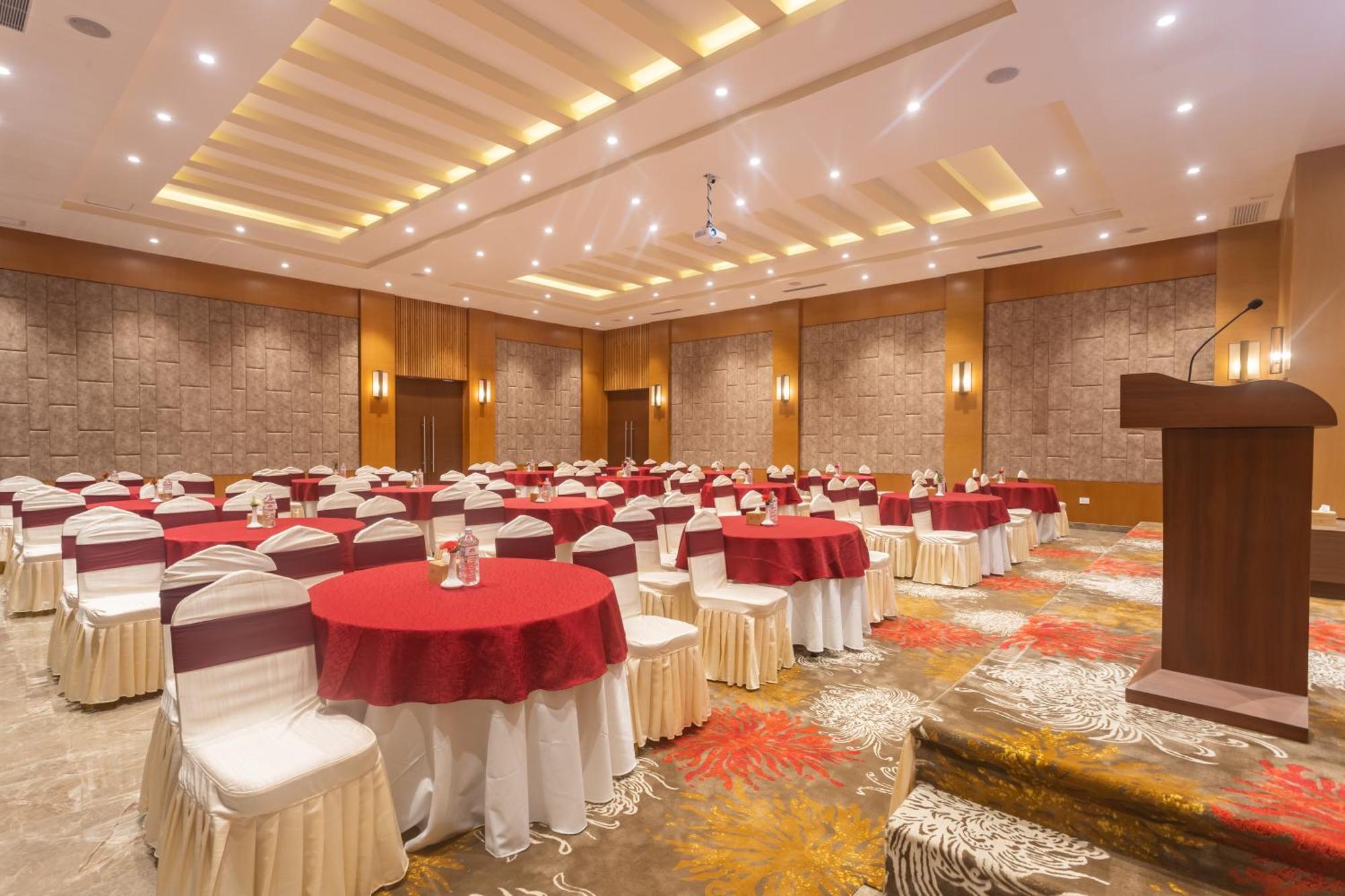 Hotel Crystal Pashupati Katmandu Kültér fotó