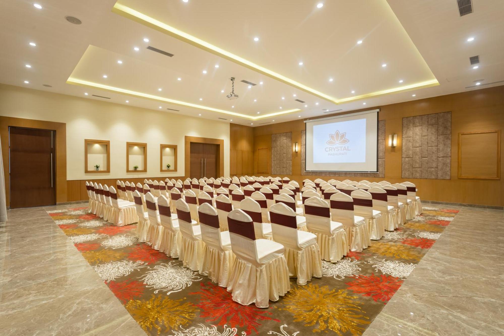 Hotel Crystal Pashupati Katmandu Kültér fotó